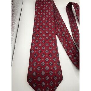 Van Heusen Classic Collection Silk Tie Burgundy Geometric Pattern‎ Made in USA